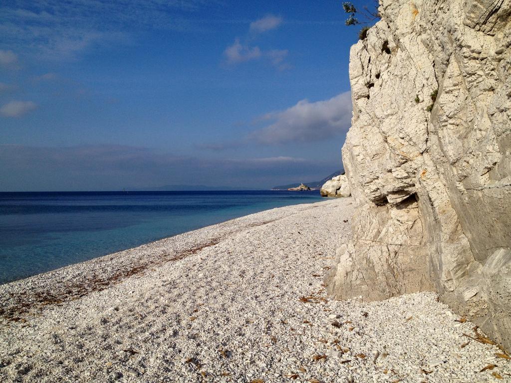 Appartamento Ponticello By Helloelba Portoferraio Bagian luar foto