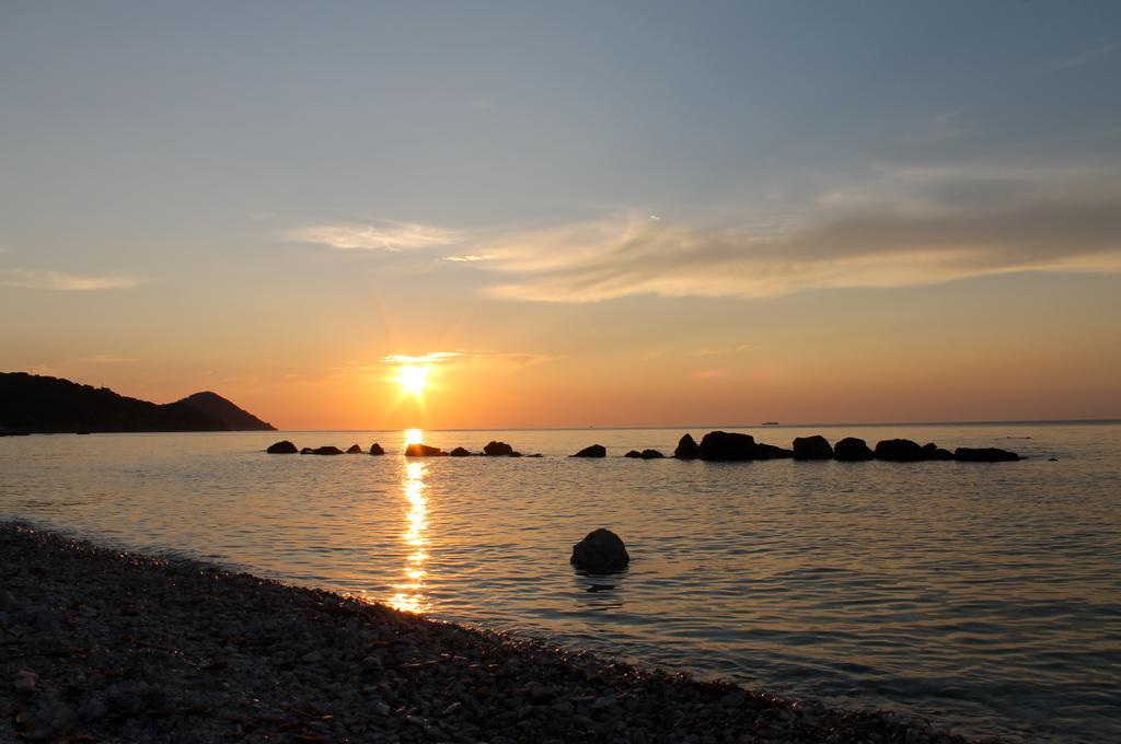 Appartamento Ponticello By Helloelba Portoferraio Bagian luar foto
